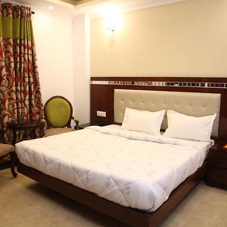 Hotel Dev Residency Vrindāvan 外观 照片