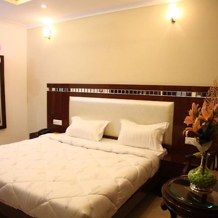 Hotel Dev Residency Vrindāvan 外观 照片